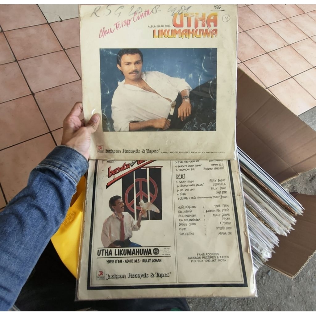 2 Piringan Hitam Utha Likumahuwa