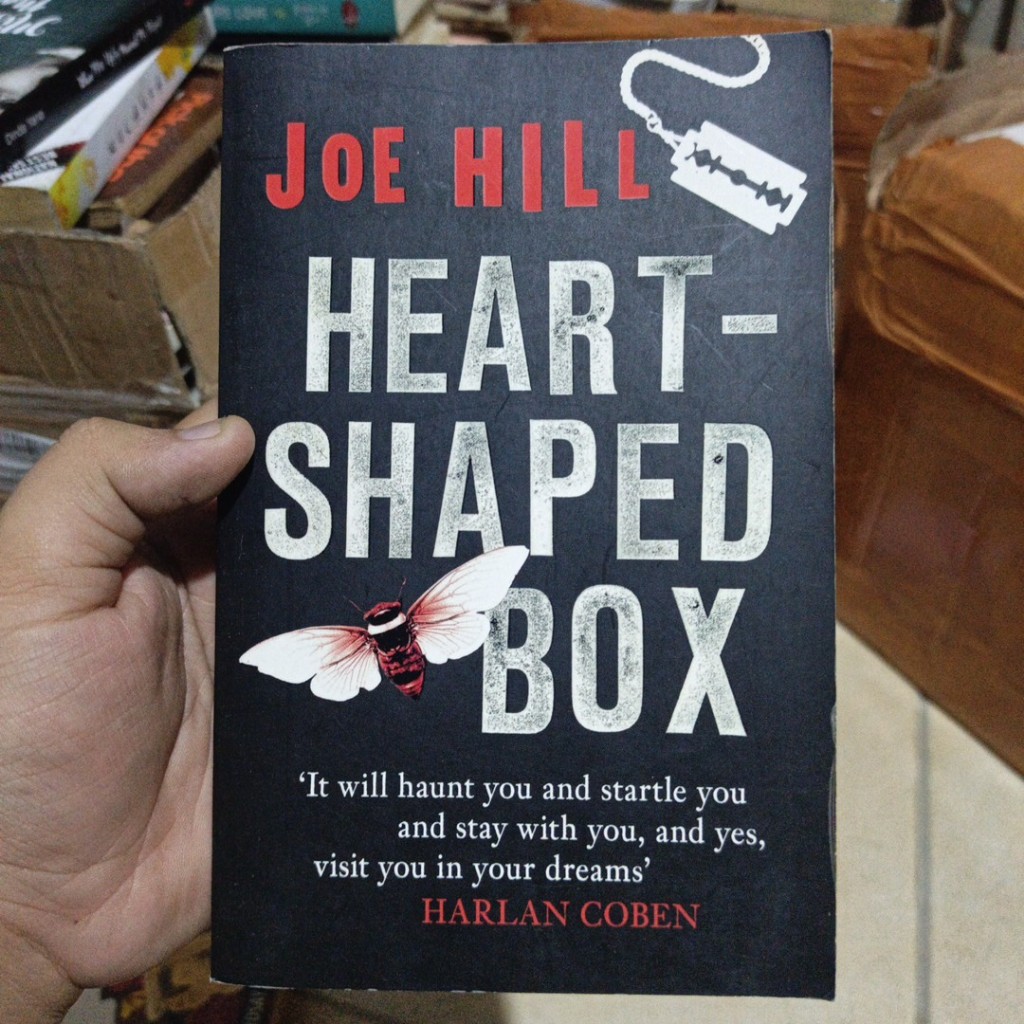 [Preloved Impor] Heart-Shaped Box  Joe Hill