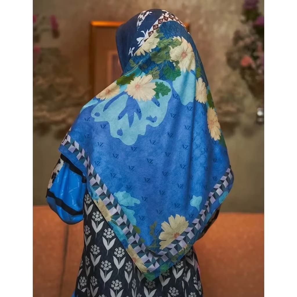 Preloved Scarf VZ Calantha