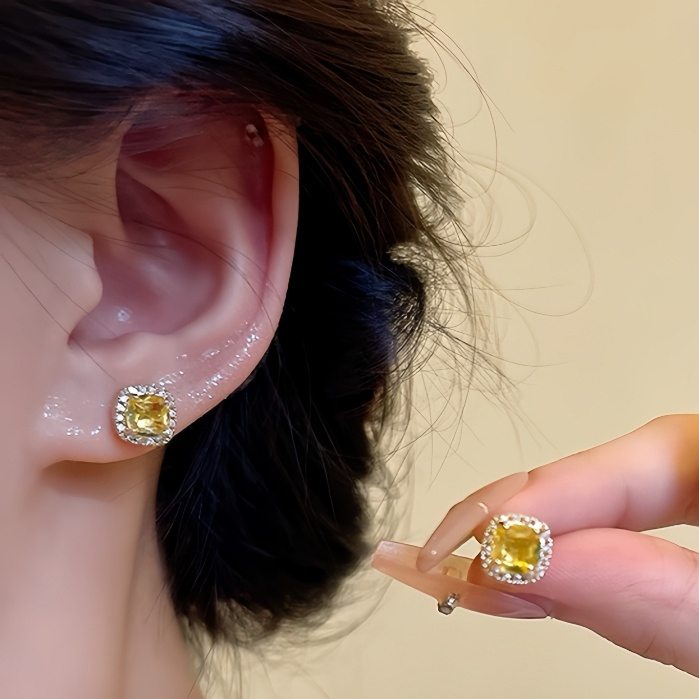 July Perhiasan -Anting Wanita Permata Kuning Kotak COD