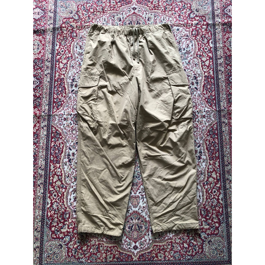 Celana Uniqlo U wide fit parachute pants Casual uniqlo outdoor pants Hi278
