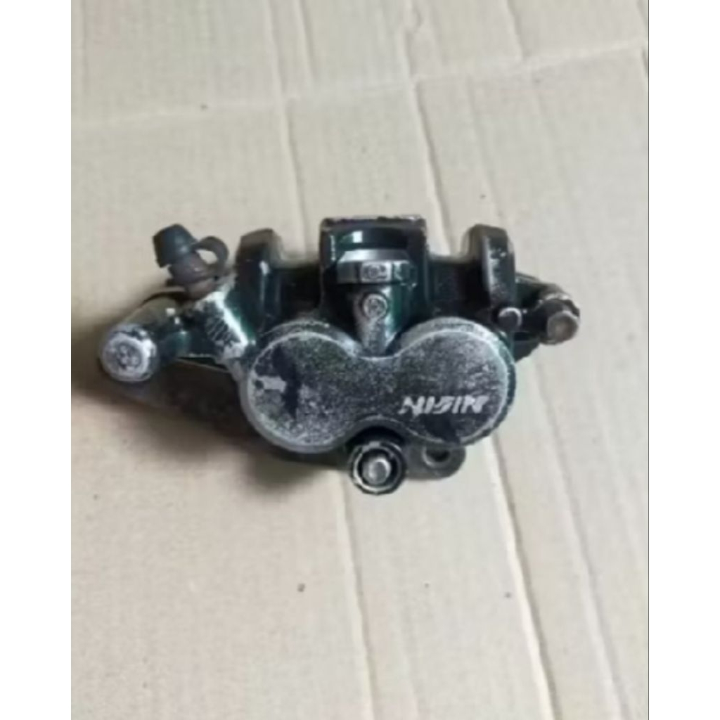 KALIPER DEPAN PISTON 2 MOTOR HONDA VARIO 110 LAMA BARANG ORIGINAL COPOTAN