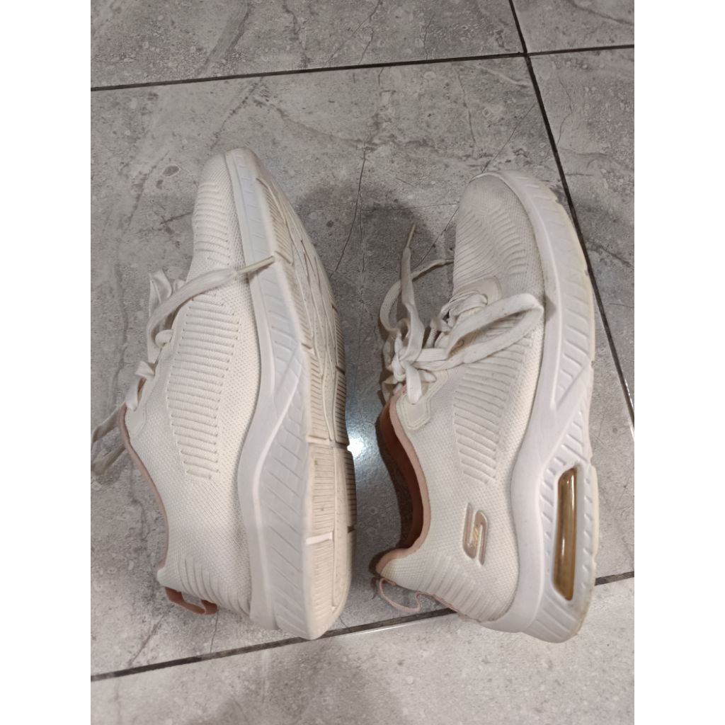 Sepatu Sneaker Skechers Bob White Size EU 38 atau 25 cm