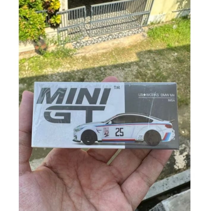 mini GT LB works BMW M4 IMSA no.319