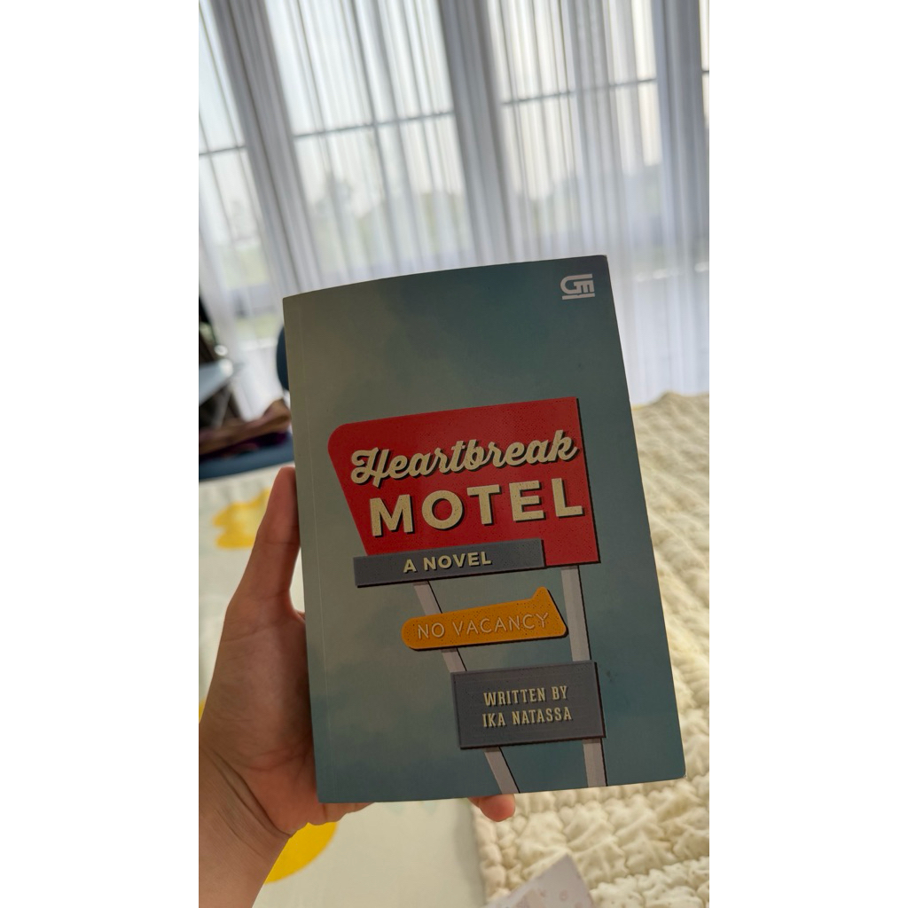 PRELOVED Novel Heartbreak Motel by Ika Natassa