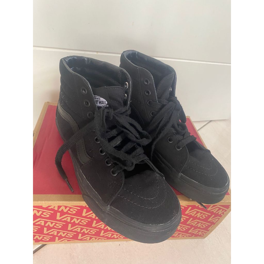 Sepatu High-Top Vans Black Sk8-Hi Preloved Size 38