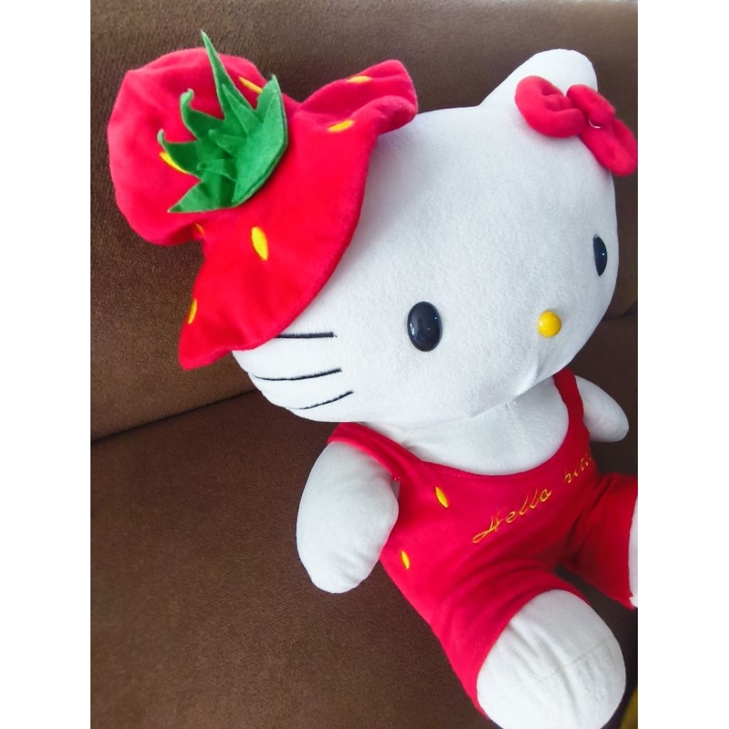boneka hello kitty jumbo/ hello kitty kostum strawberry/ hello kitty topi