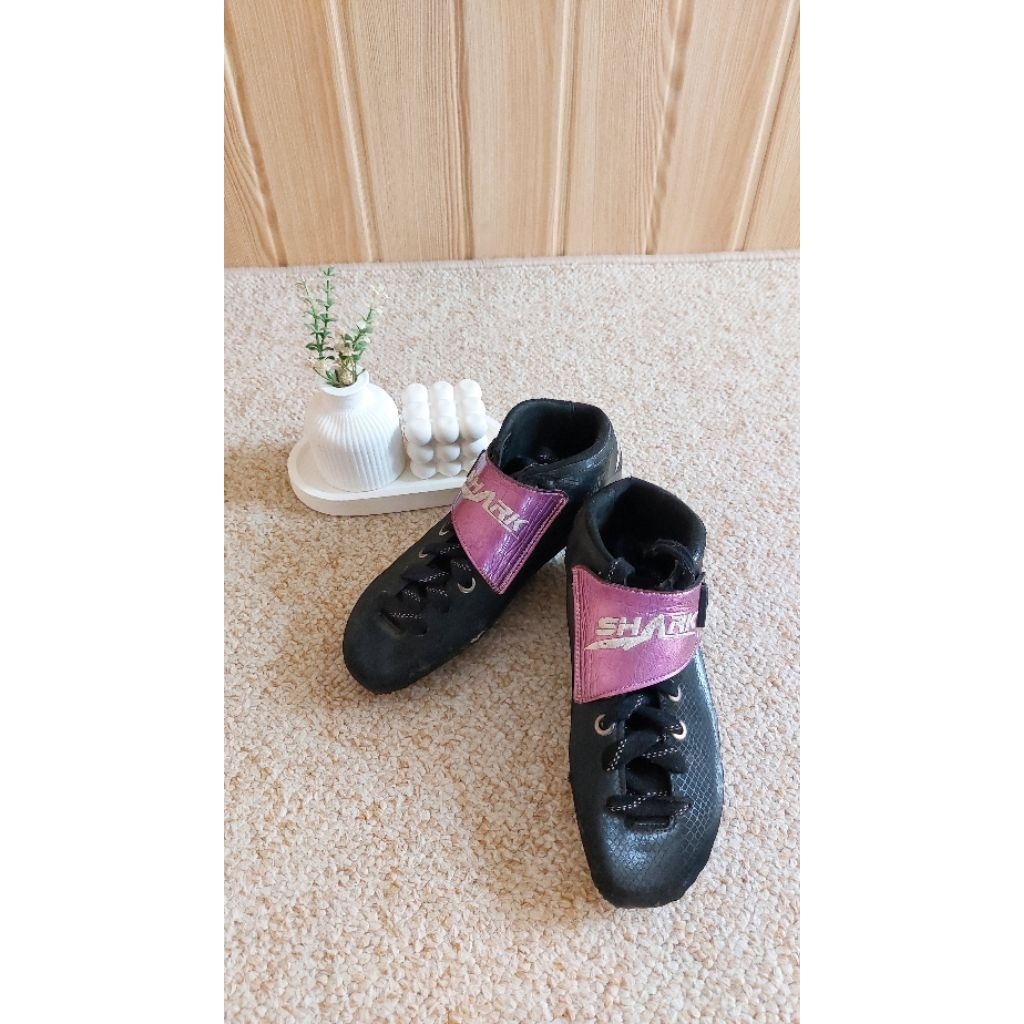 SHARK - Boot Sepatu Roda second (first hand)