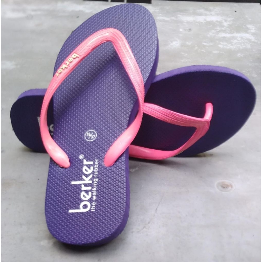 Sendal Berker Wanita