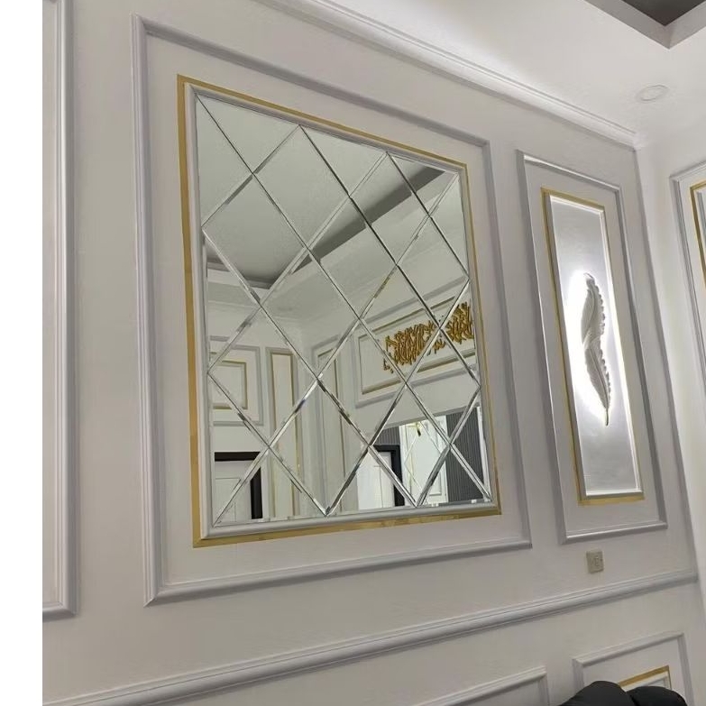 molding dinding terpasang minimalis