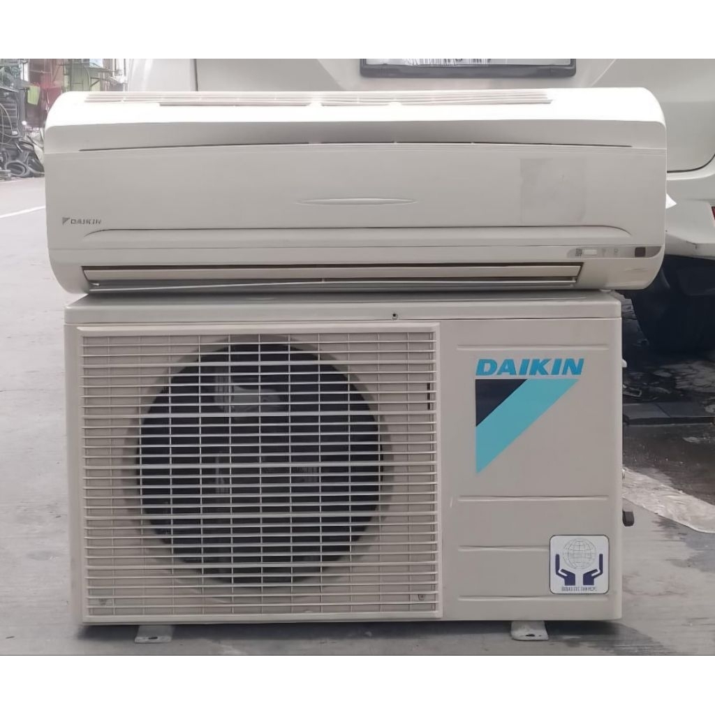 AC Daikin Thailand 3/4 PK R 32 SECOND + pasang FREE ONGKIR se-jabotabek