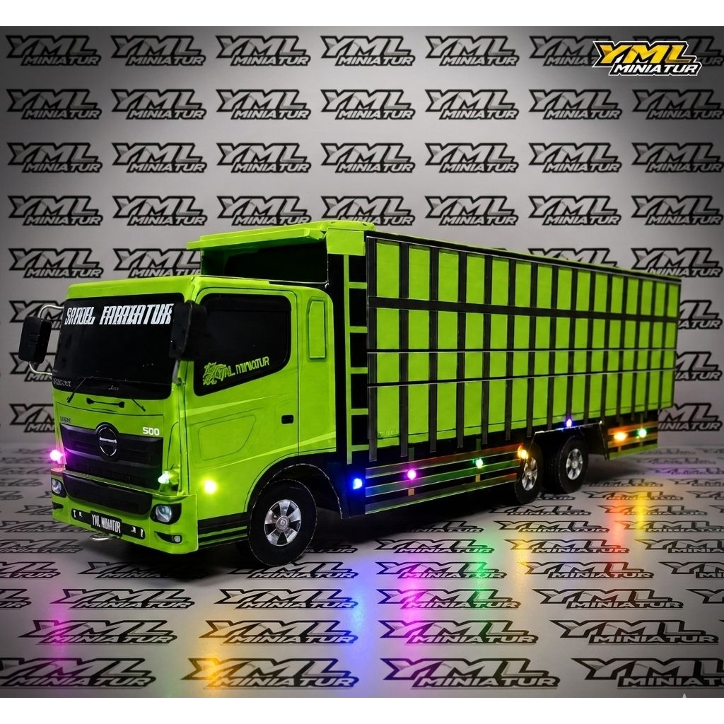 miniatur truk tronton Hino full lampu dan stiker miniatur truk tronton