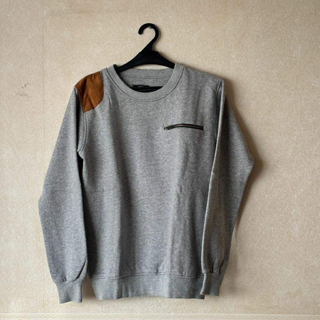 Sweater Easthood size S