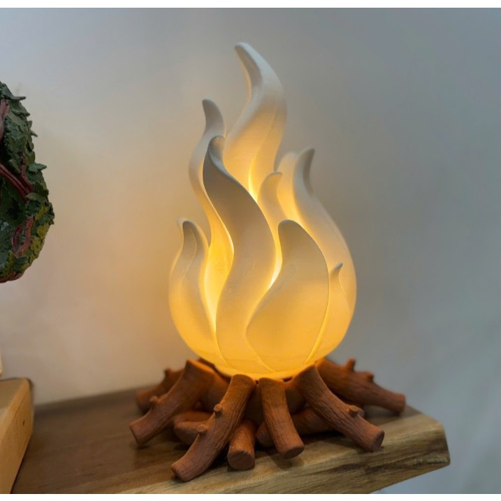 Lampu Meja Api Unggun LED Estetik – Campfire Night Light Dekorasi Kamar & Ruang Tamu