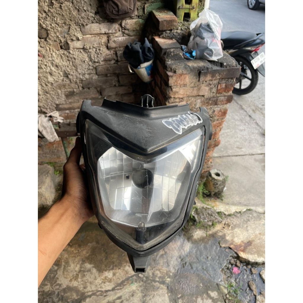 Headlamp CB150R old