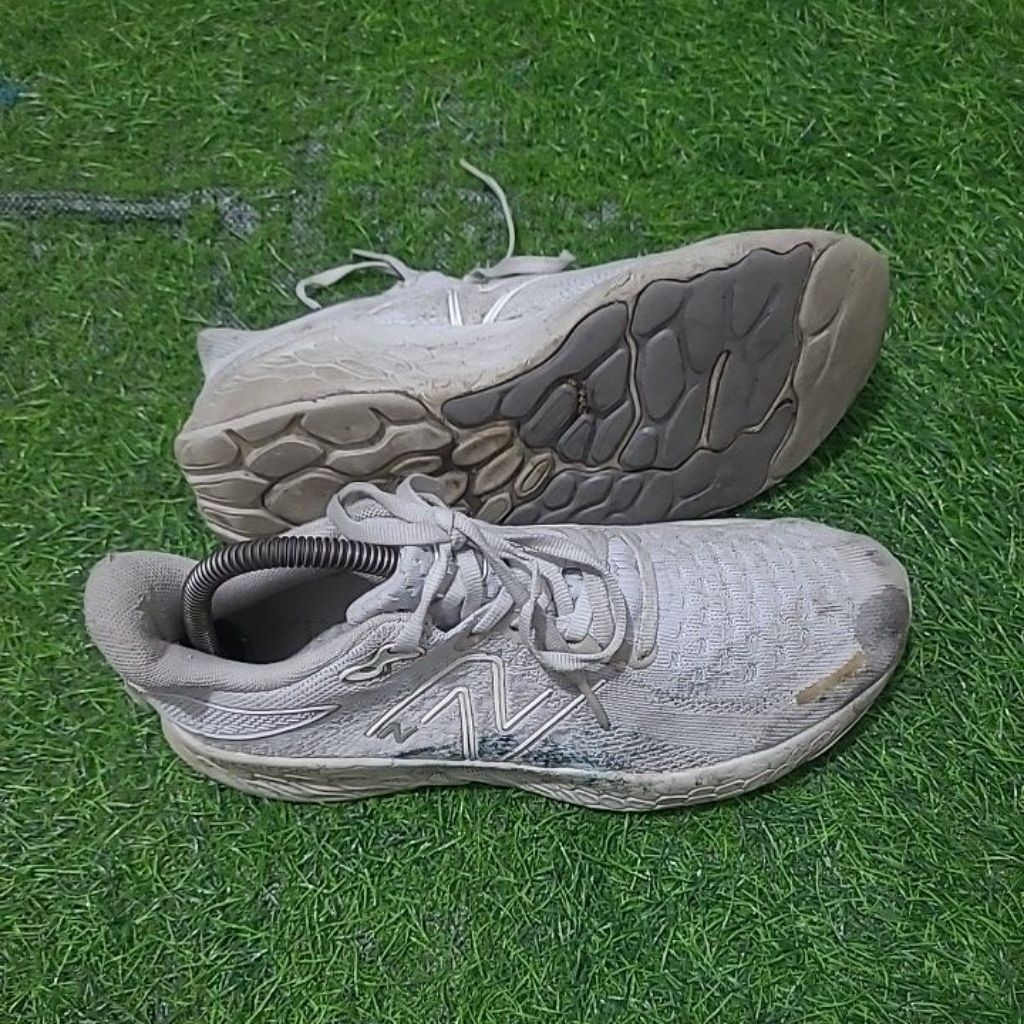 sepatu sneakers nb fresh foam size 40