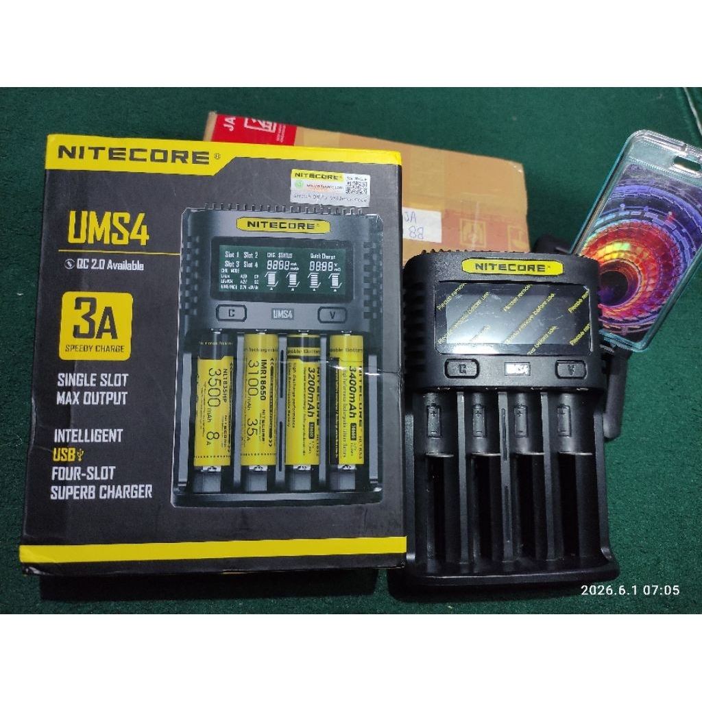 Battery Charger Nitecore UMS4 bekas second