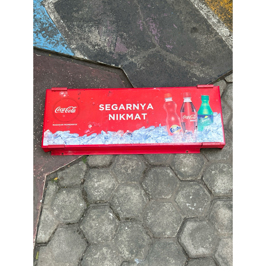 Tinsign Asesoris Kulkas / Refrigerator / Showcase Bekas Properti Coca Cola Sprite Fanta Bahan Plat S