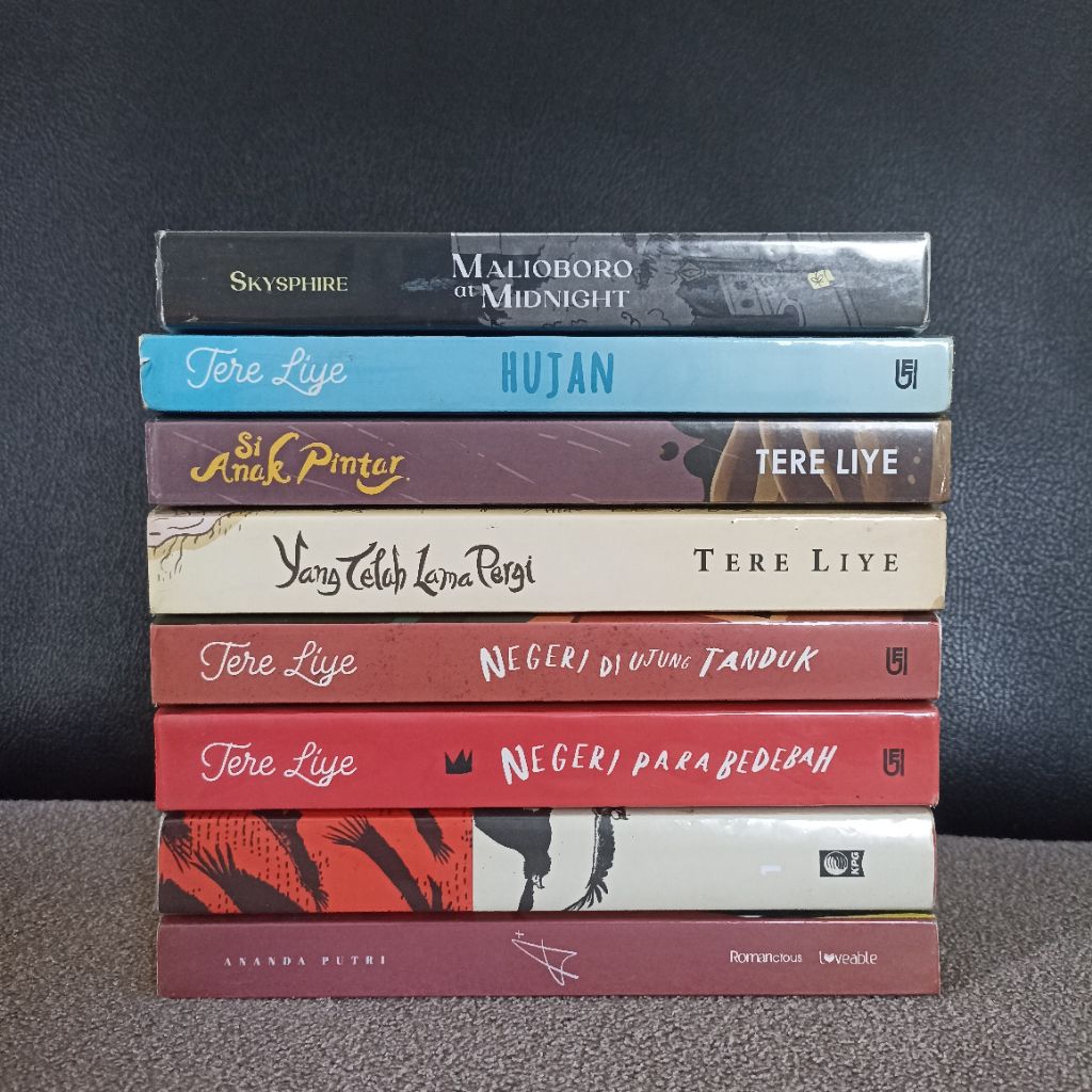 Preloved novel Malioboro at Midnight, Namaku Alam, Negeri Para Bedebah, Bedebah Di Ujung Tanduk, Huj
