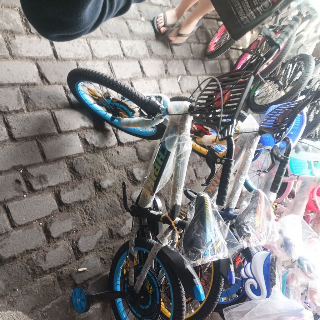 sepeda bmx 18