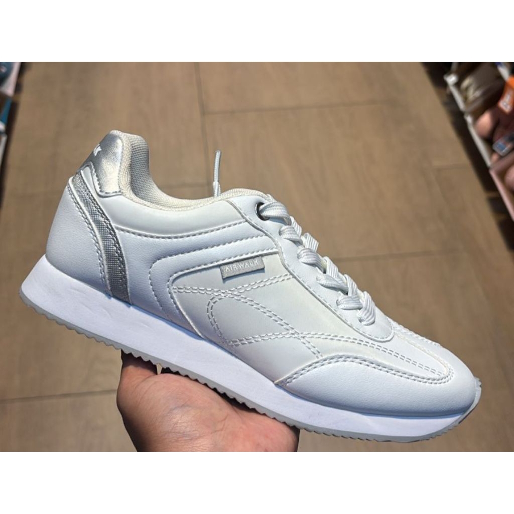sepatu putih airwalk Sheila size 35