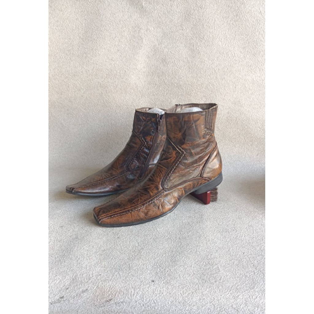 sepatu second branded Aldo size 42