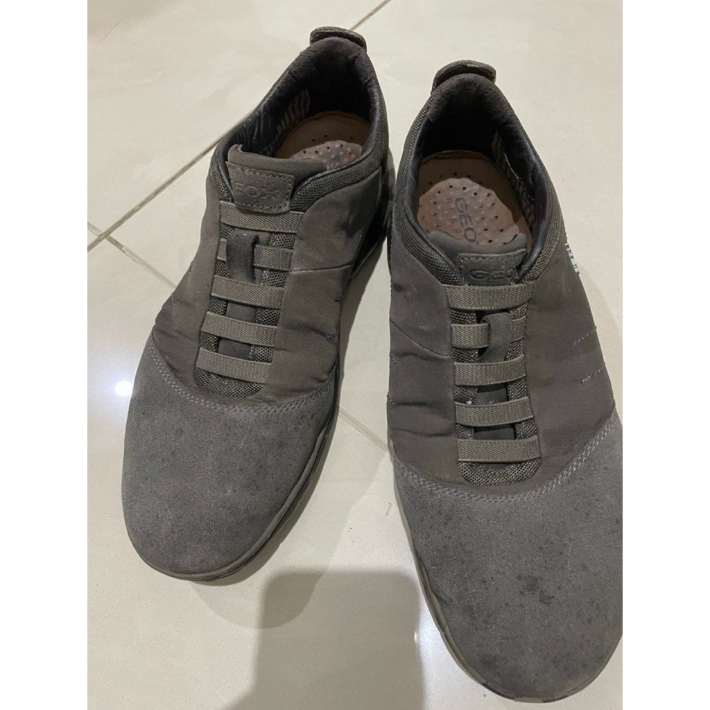 Sepatu pria GEOX suede preloved