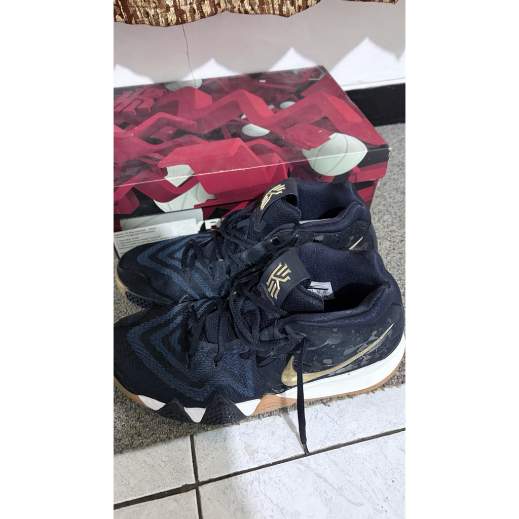 Nike Kyrie 4 (43)