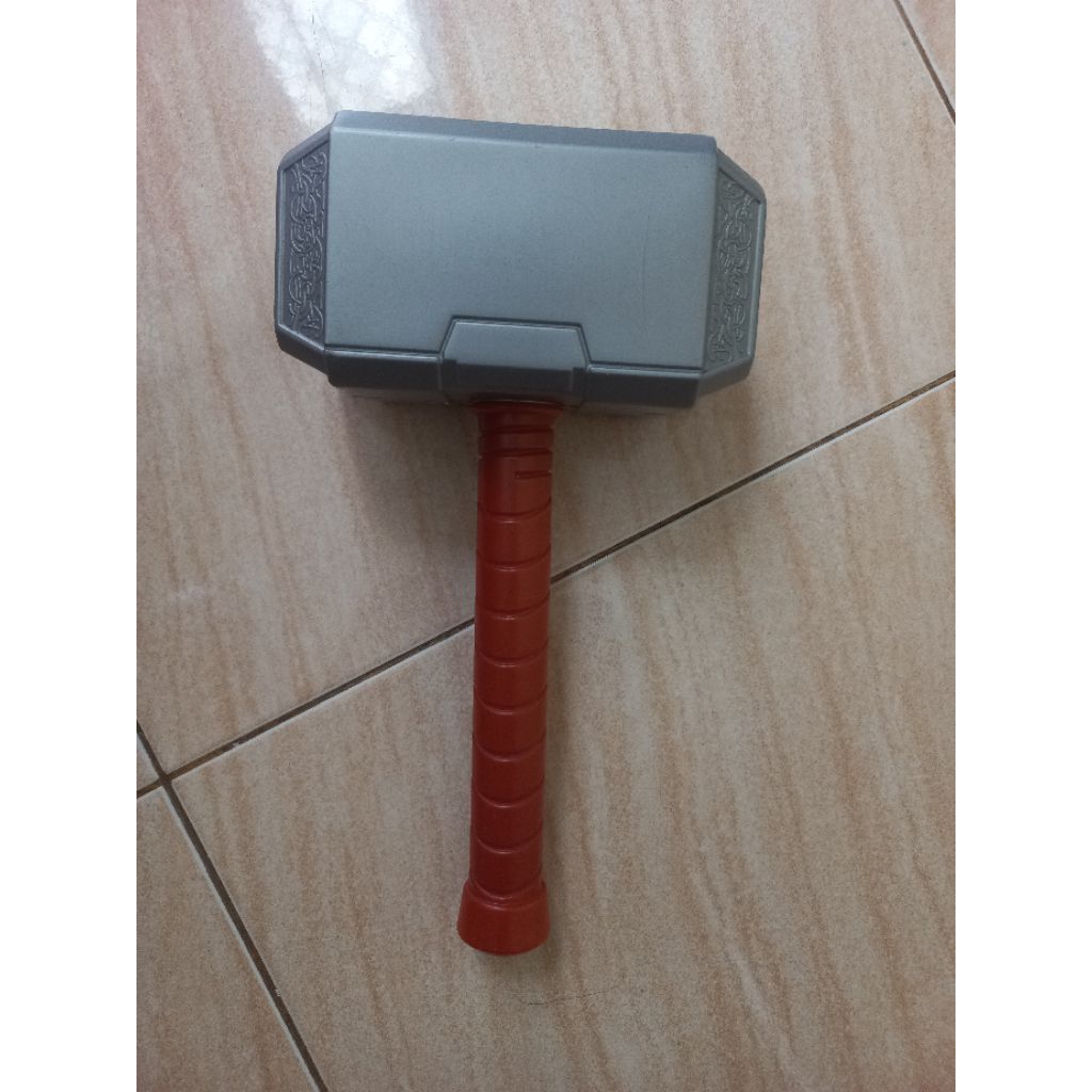 preloved mainan palu thor