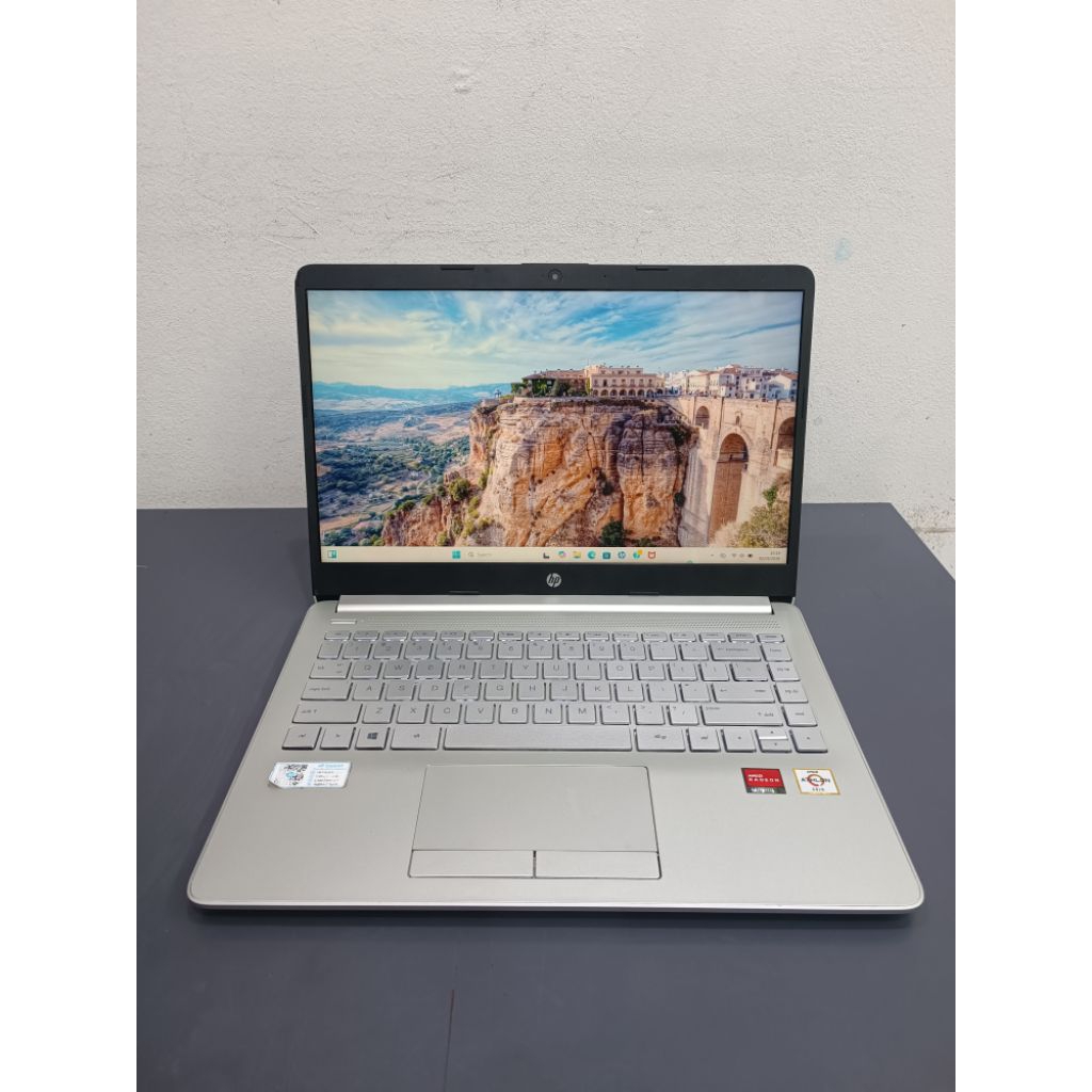HP 14s-DK AMD ATHLON GOLD 3150U