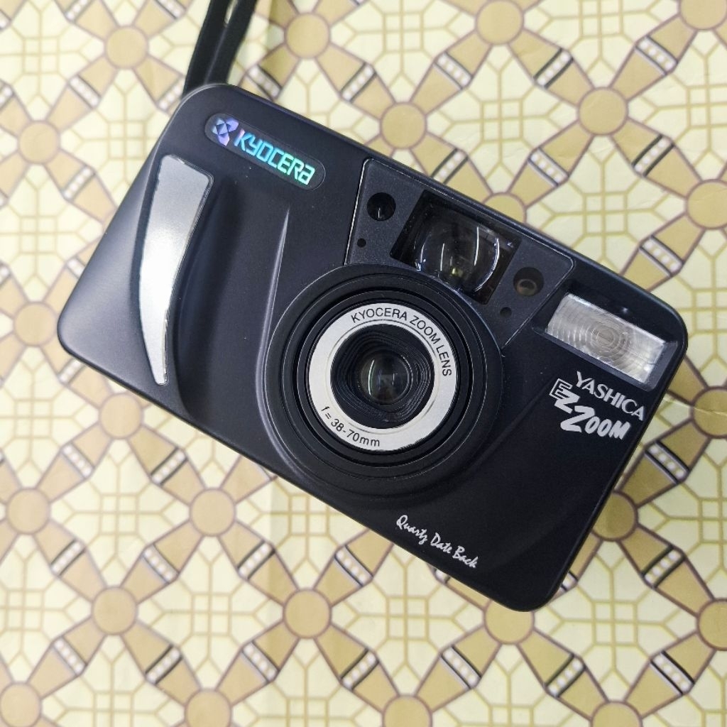 Kamera Analog Yashica EZ Zoom