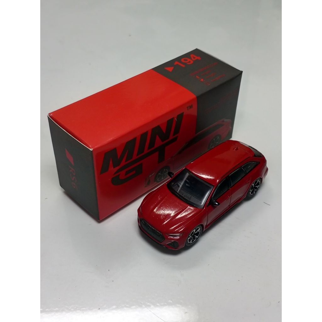 Mini gt 194 Audi rs6 avant red