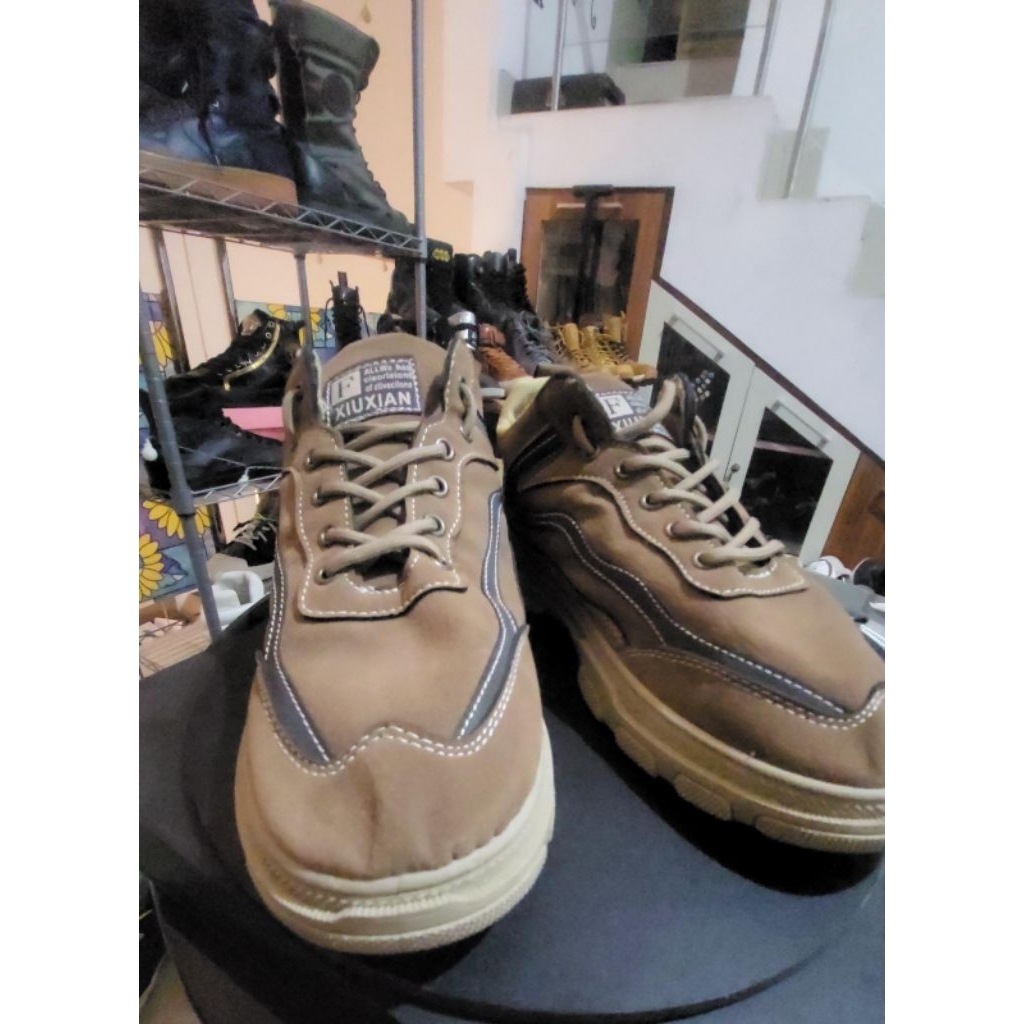 sepatu xiu xian size 43 coklat