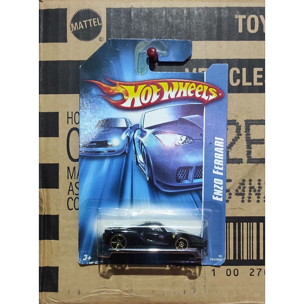 Hot wheels enzo ferrari hitam