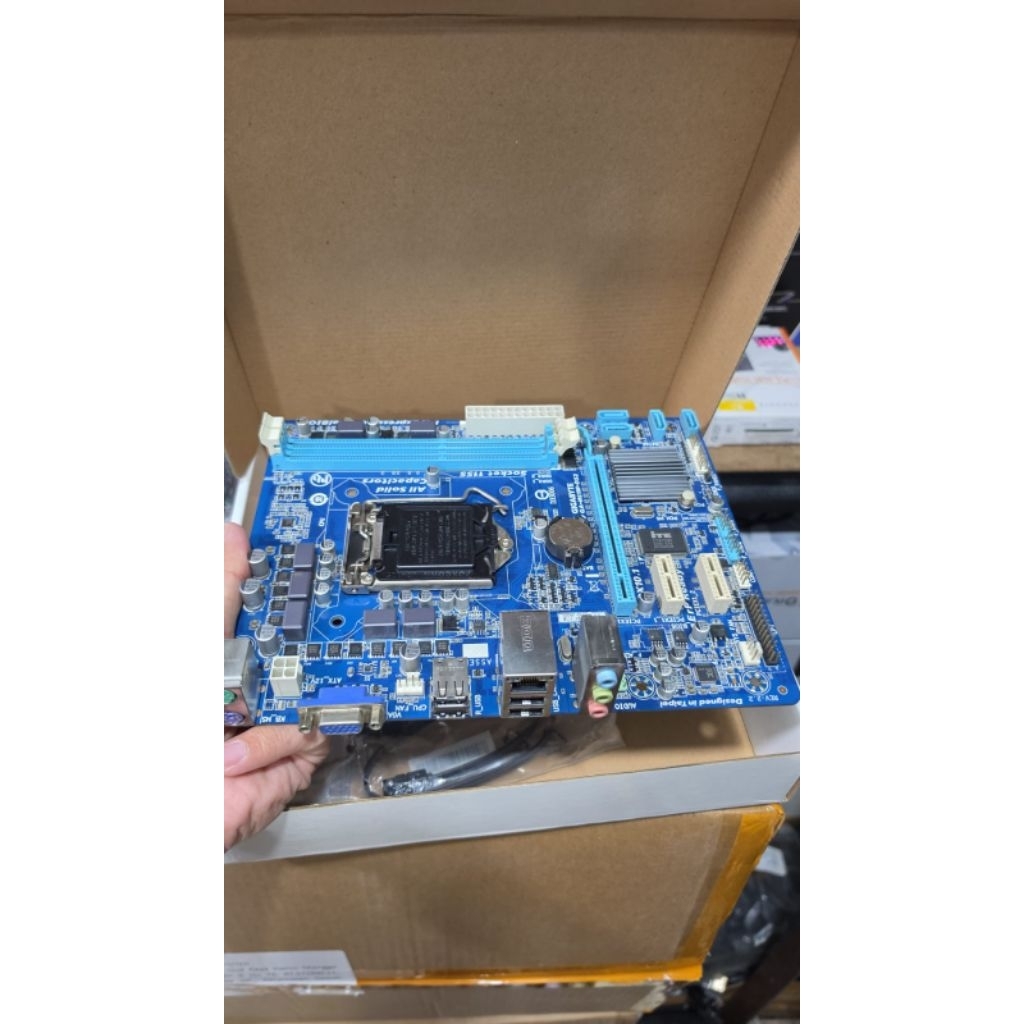 MOTHERBOARD GIGABYTE H61M Pi (LGA1155, H61, DDR3, SATA3, USB3) - Garansi 1 tahun