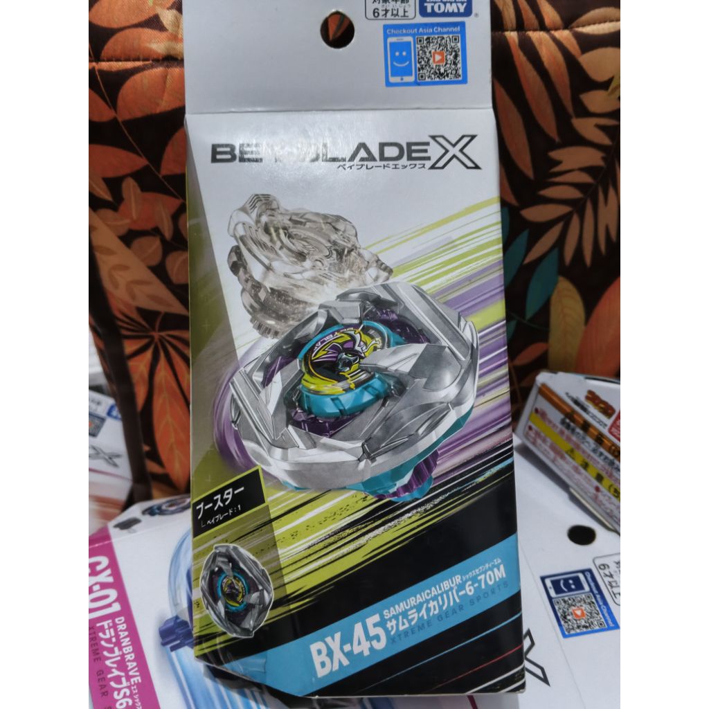 TAKARA TOMY BEYBLADE X BX-45 SAMURAI CALIBUR