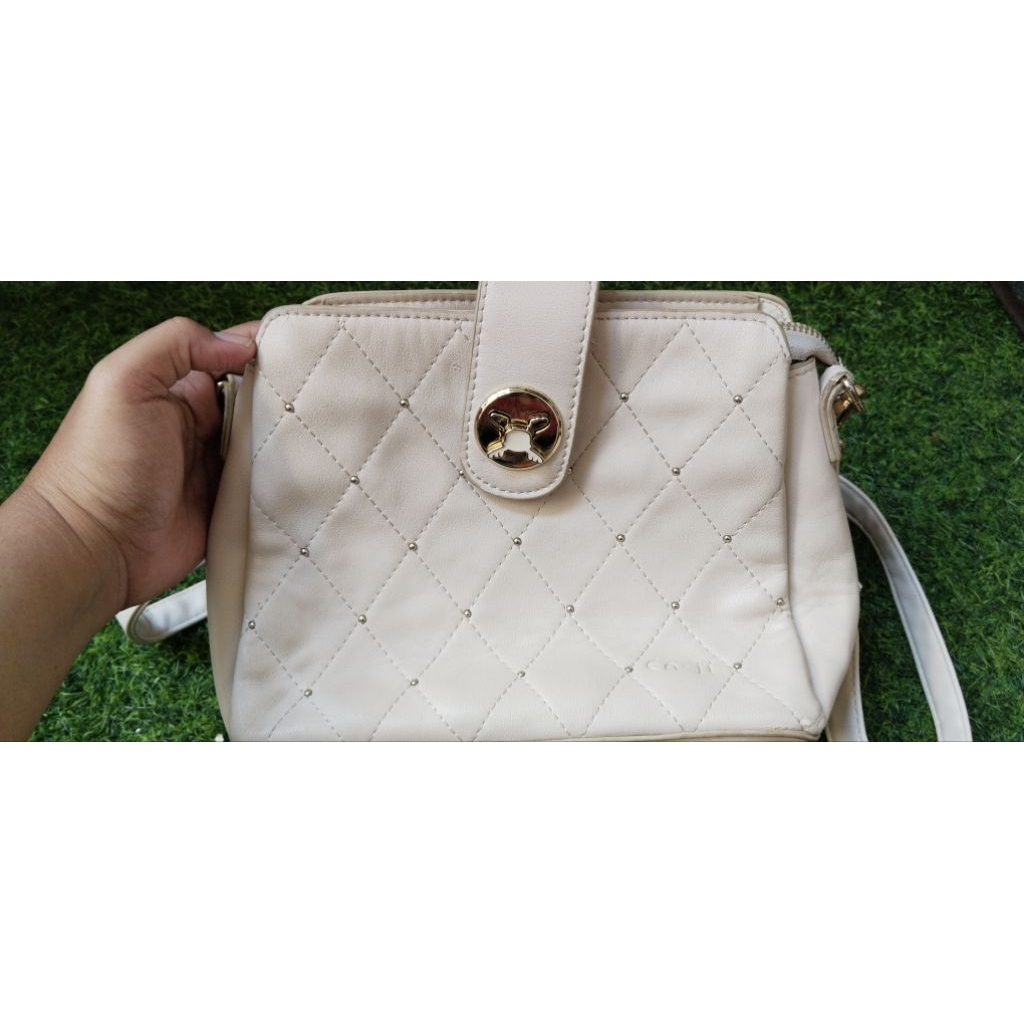 Tas selempang enji