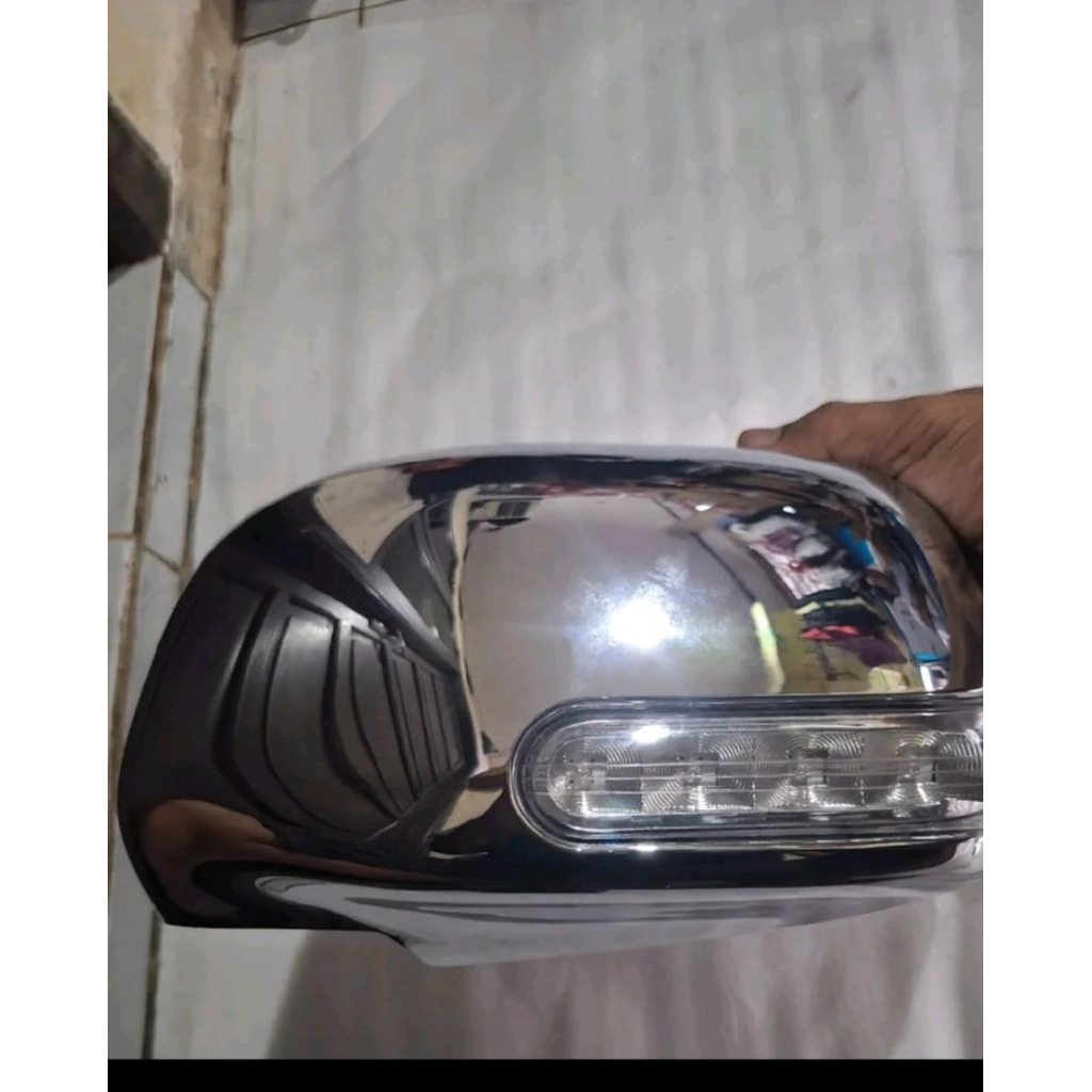 Cover spion+lampu sein spion Innova lama 2005-2011