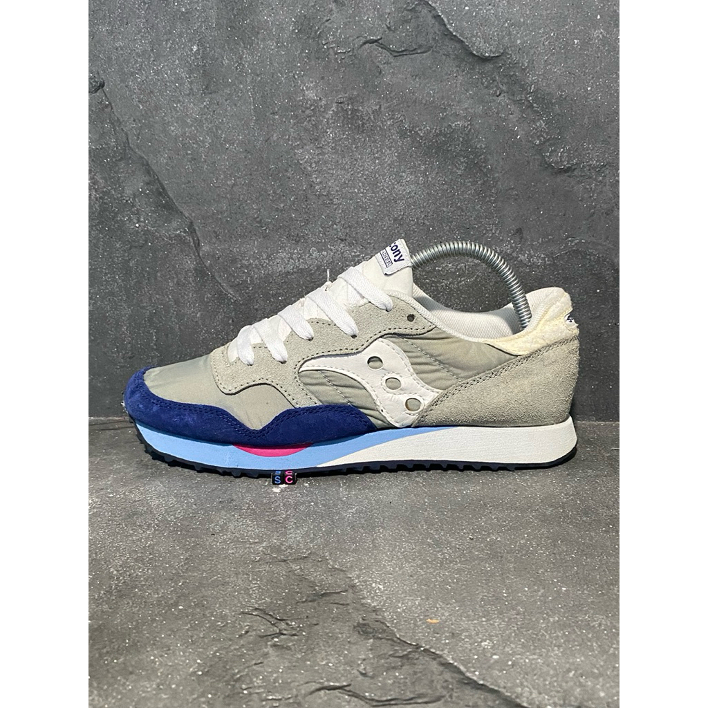 DXN Trainer A6692