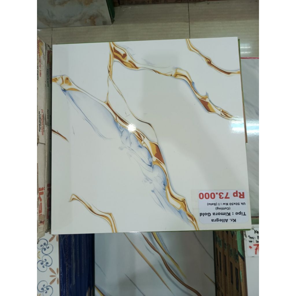 keramik ukuran 50 x 50 cm