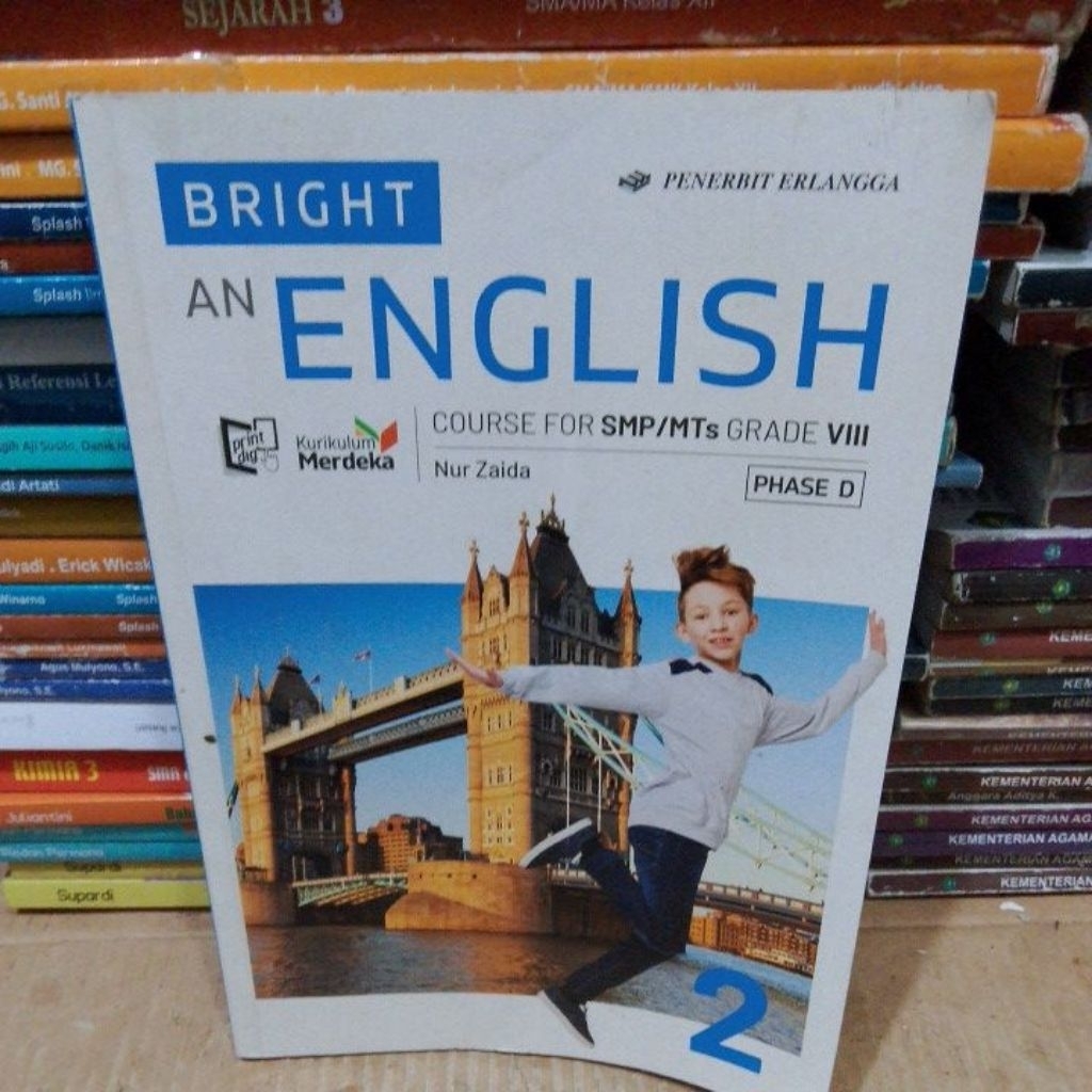 Preloved Bright an English kelas 8 Smp kurikulum merdeka