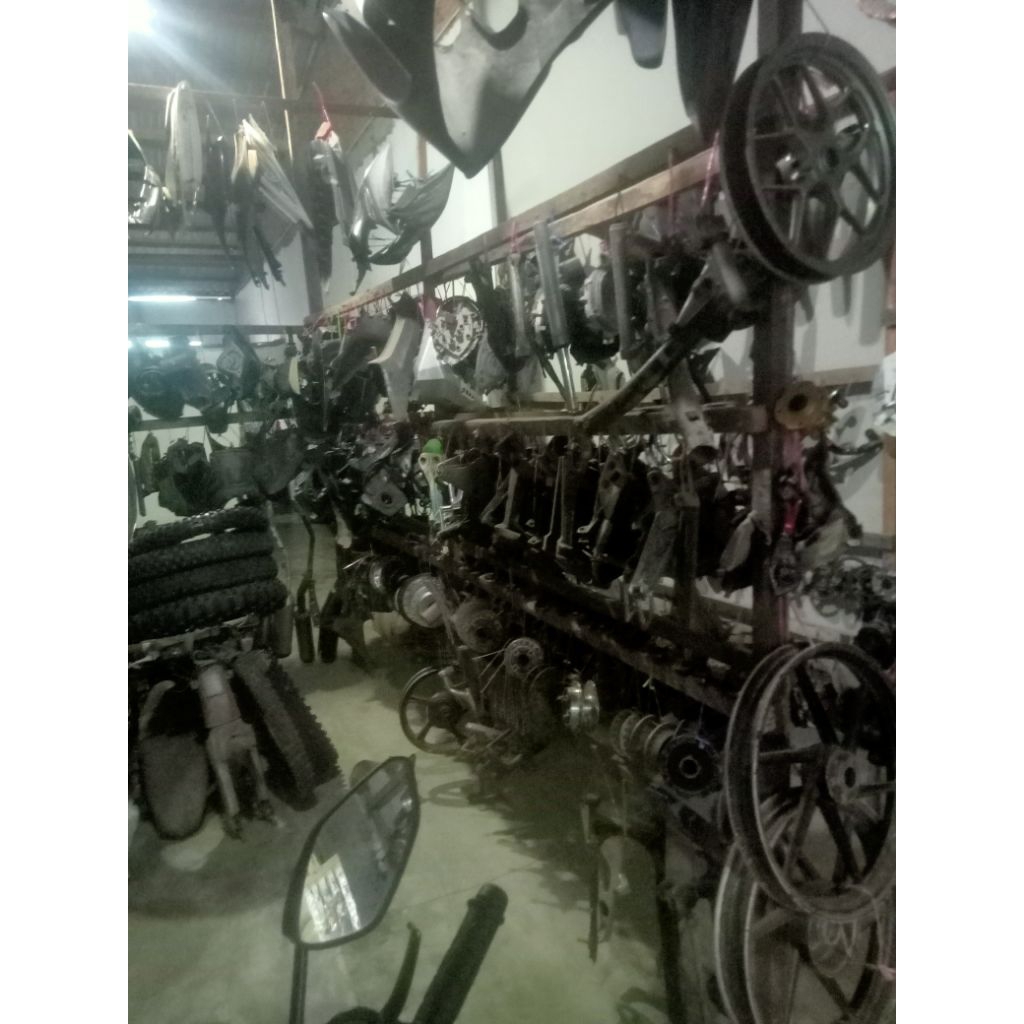 sperpart sepeda motor seken original copotan