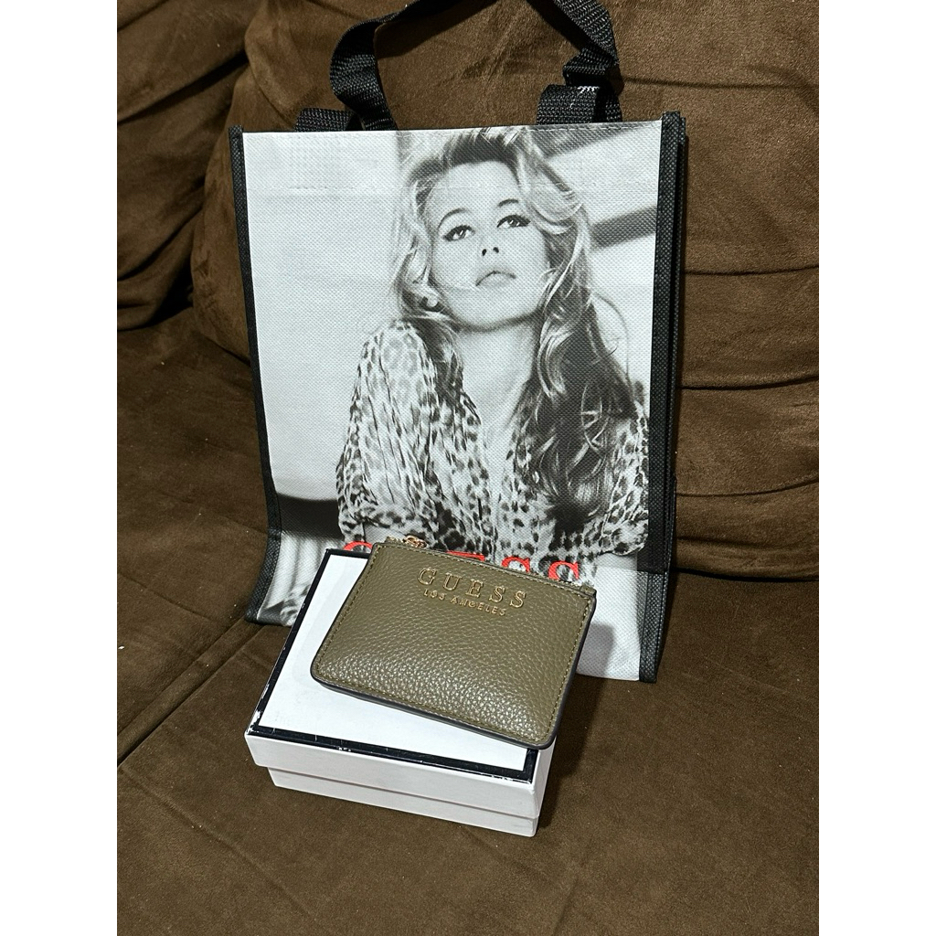 NEW Guess Card Holder Fullset