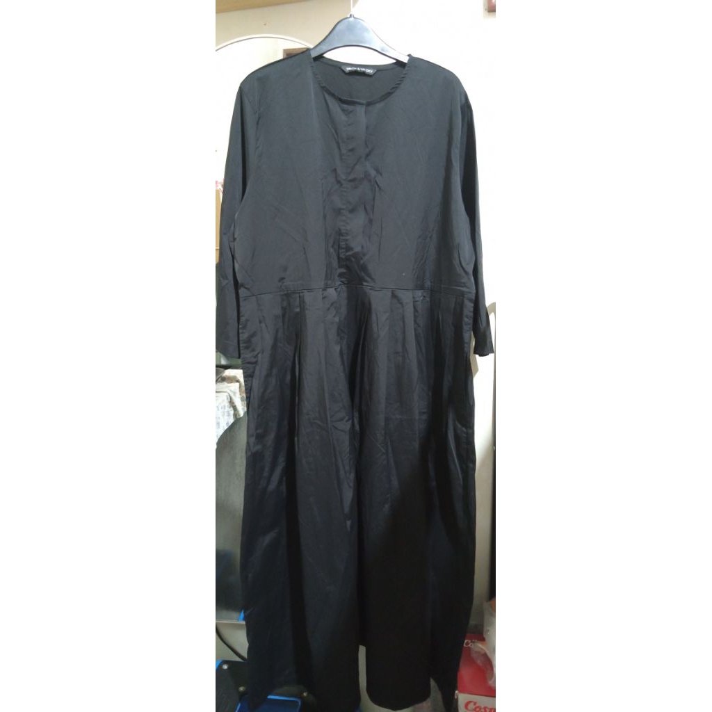 Dress Trick & Tricky