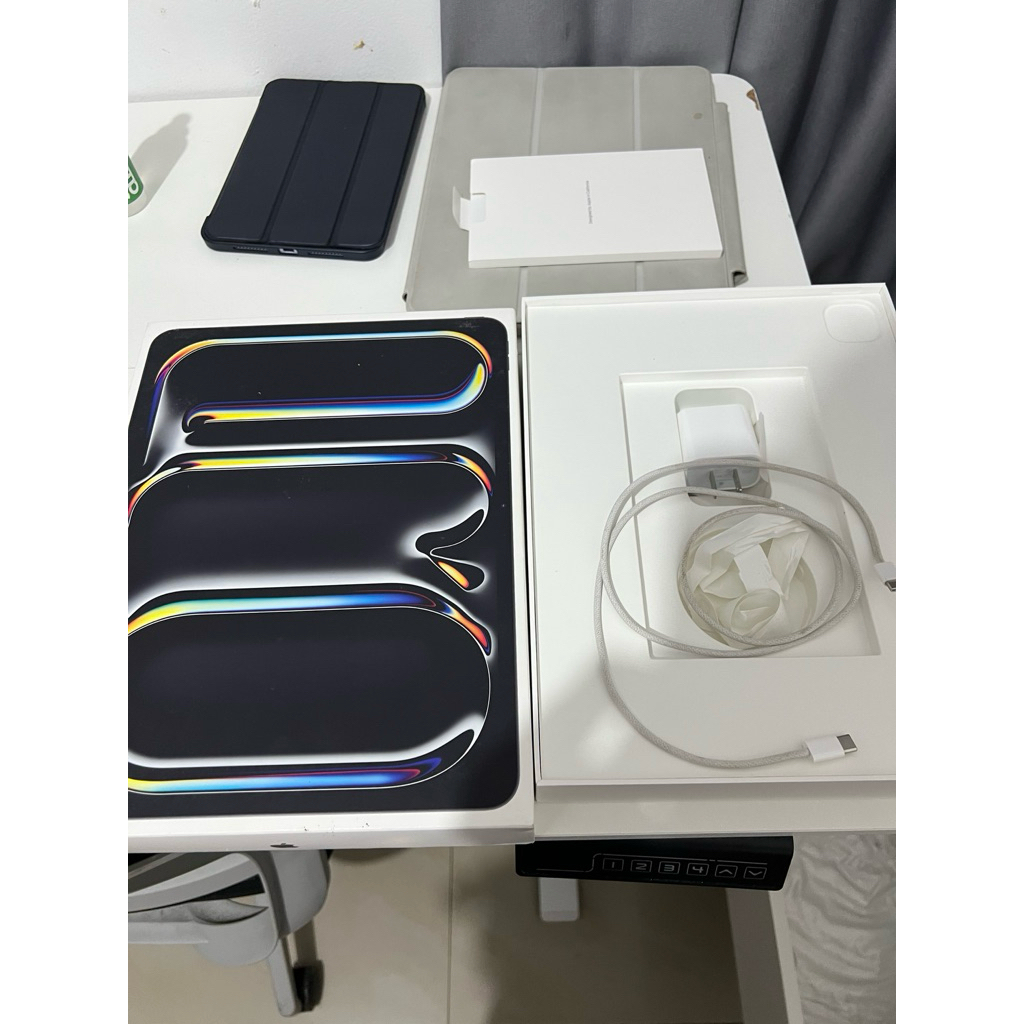 charger dan kabel cabutan ipad pro m4 inter second
