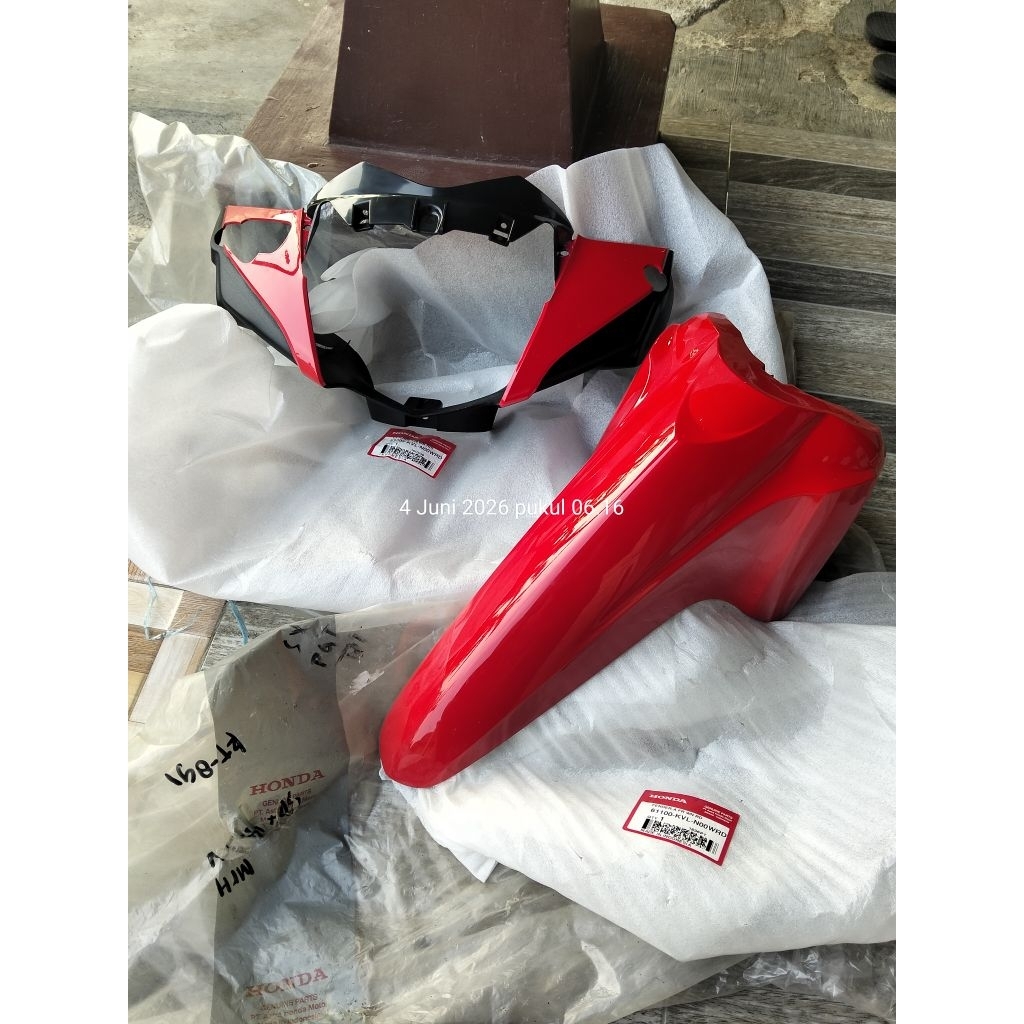 53205-KVL-N00 Batok dan spakbor Supra X 125 Lama Batman Merah Muda Original Ahm