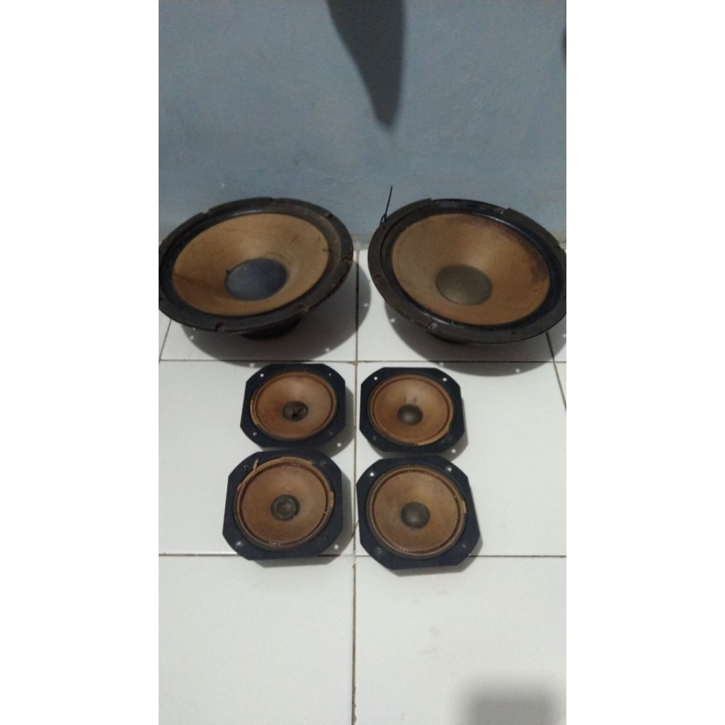 speaker bekas 12inch x2  original dan 4inchi 1 set