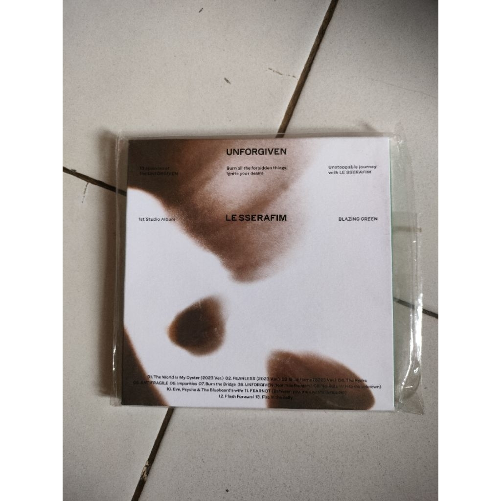 album only LE SSERAFIM unforgiven