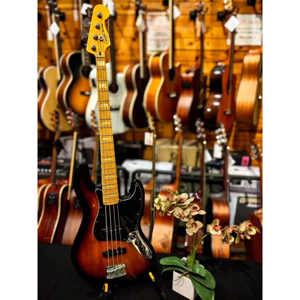 SQUIER VINTAGE MODIFIED 77 JAZZ BASS USED