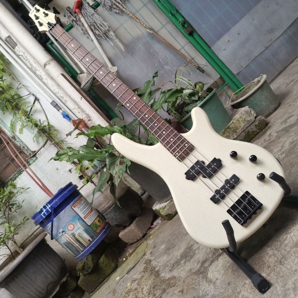 Bass Elektrik Legacy precission bass original like new
